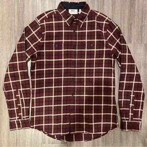 Fjallraven Men’s Fjallslim Tech Flannel Plaid LS Shirt - Red Medium